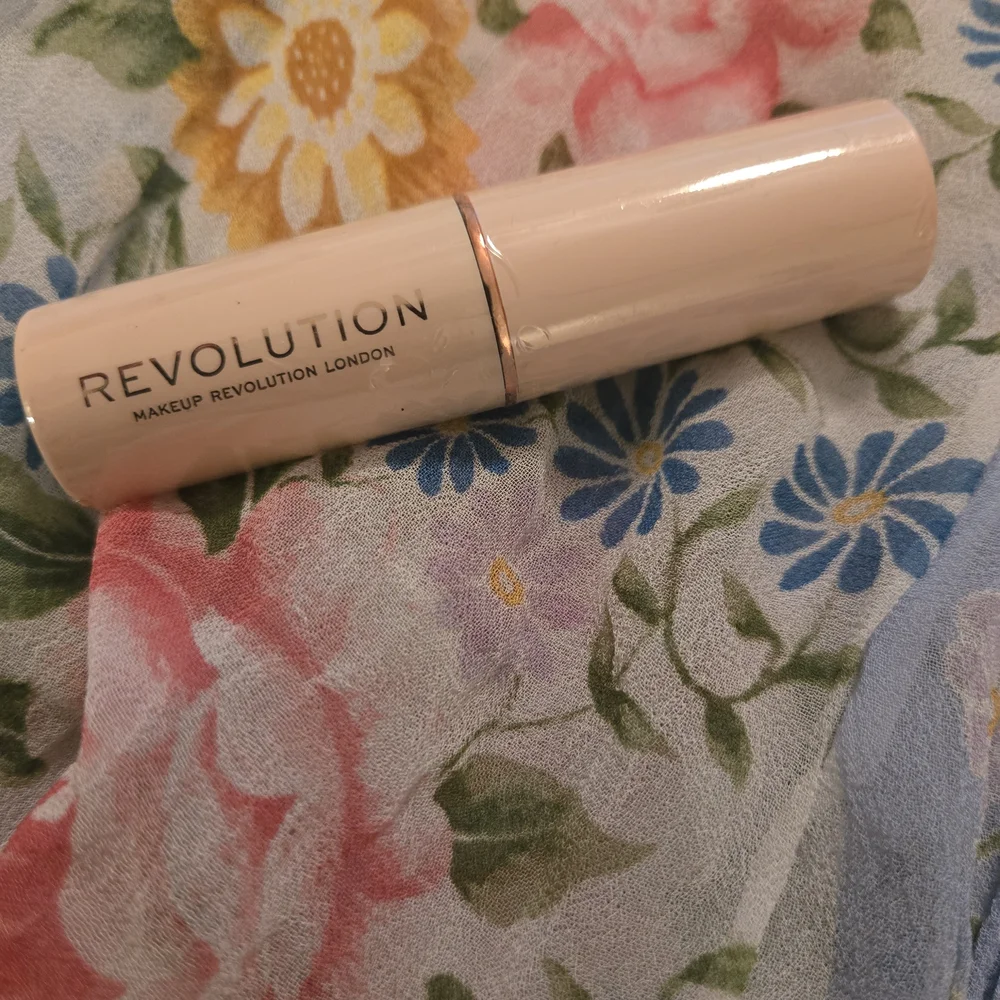 Makeup Revolution Concealer in Cream